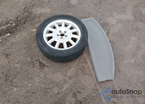 2005 Volkswagen New Beetle Gls z USA, uszkodzony, nr VIN 3VWCK31C75M413746